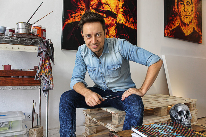 Artista plástico paulistano tem obras em coleções particulares de outros países (foto: divulgação).