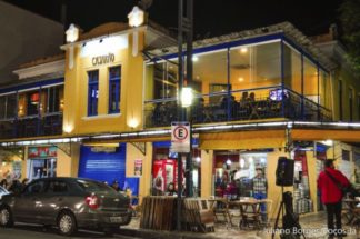 Bares da Praça Pedro Sanches são verdadeiros camarotes no Carnaval