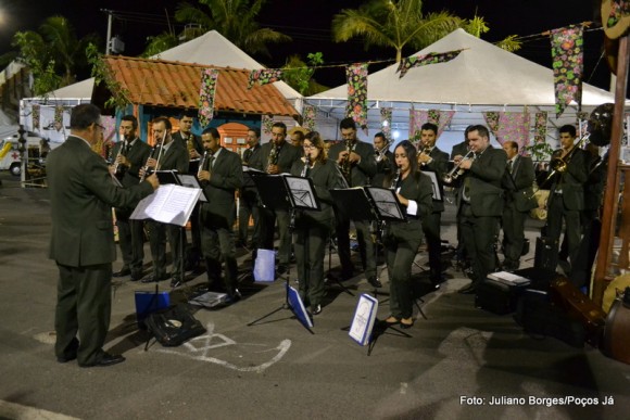 Banda Maestro Azevedo foi a primeira atração da festa.