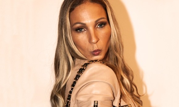 "Beijinho no ombro" é um dos sucessos de Valesca.