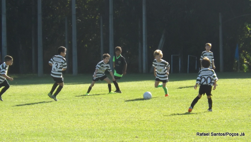 Jovens mostraram toda a habilidade no campo do Bandolão