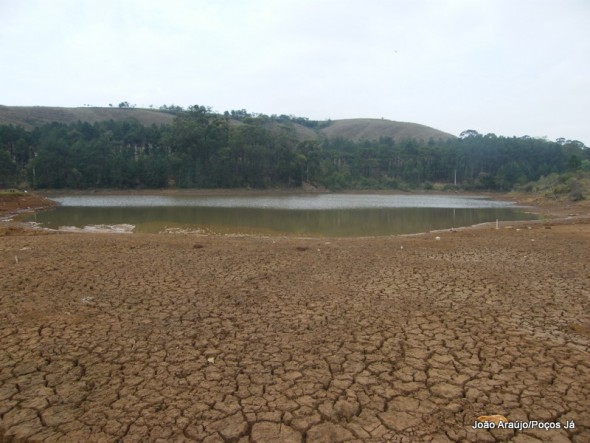 A represa é responsável por parte do abastecimento da zona leste de Poços de Caldas. 