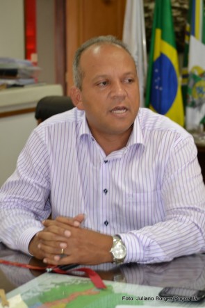 Eloísio comentou a situação dos setores de saúde e educação em Poços de Caldas.