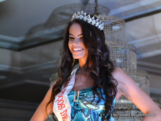 Miss Poços de Caldas recebeu a coroa em evento realizado nesta quinta-feira (29). 