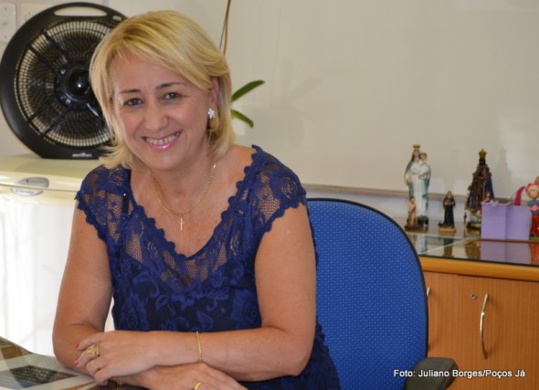 Regina Cioffi é a primeira mulher a exercer o cargo de presidente da Câmara em Poços de Caldas.