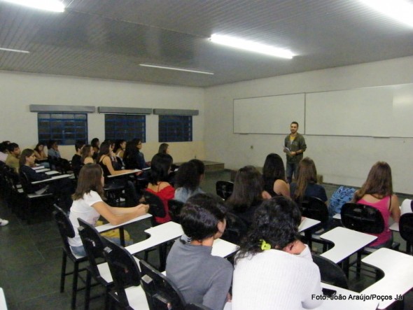 Curso funciona no prédio da UEMG.