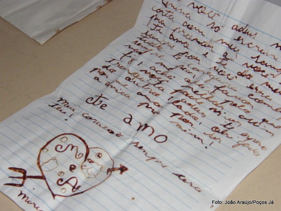 Carta foi escrita com o sangue de Marcos, que tentou o suicídio há três anos.