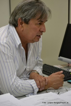 Antônio Carlos trabalhos nas rádios Cultura e Difusora, como apresentador e repórter esportivo.