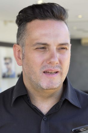 Empresário Ciro Vilela doa os óculos desde a primeira edição (foto: Juliano Borges/Poços Já).
