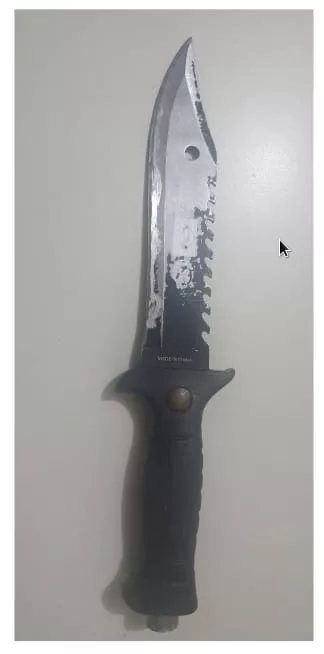 A faca usada para a ameaça foi apreendida na igreja (foto: PM)